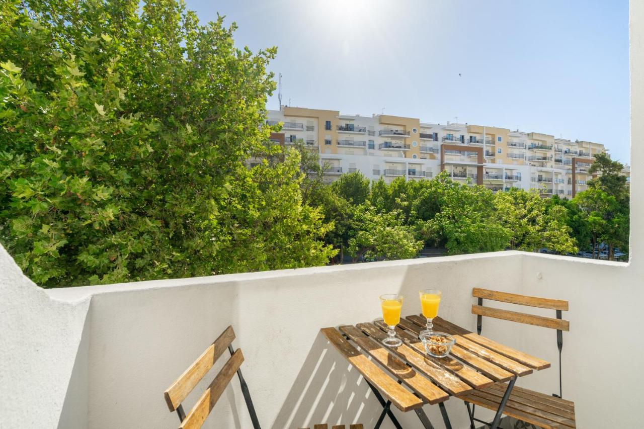Warm Yellow Albufeira Exterior photo